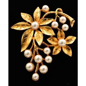 Vintage Flower Pin Brooch Faux Pearl Bright Gold Metallic Floral Shiny 90s BinAJ